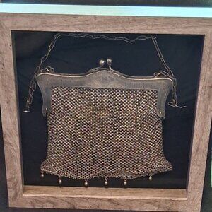Shimmering (1910-1920) German-Ag Mesh Coin Pouch with Crest Plate & Talon Zipper